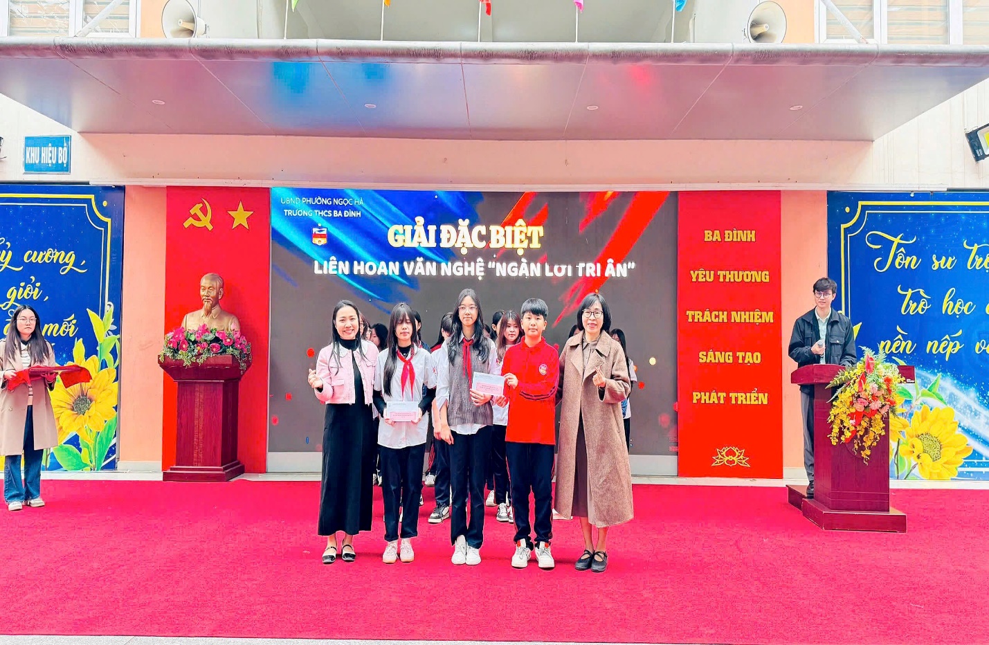 D:\SSD\THCS BA DINH\2025-2026\TRUYEN THONG\TRAO GIẢI TDTT\ảnh 7,8\z7240684842737_f91cefb3b344bd99472aa20ae3e3614c.jpg