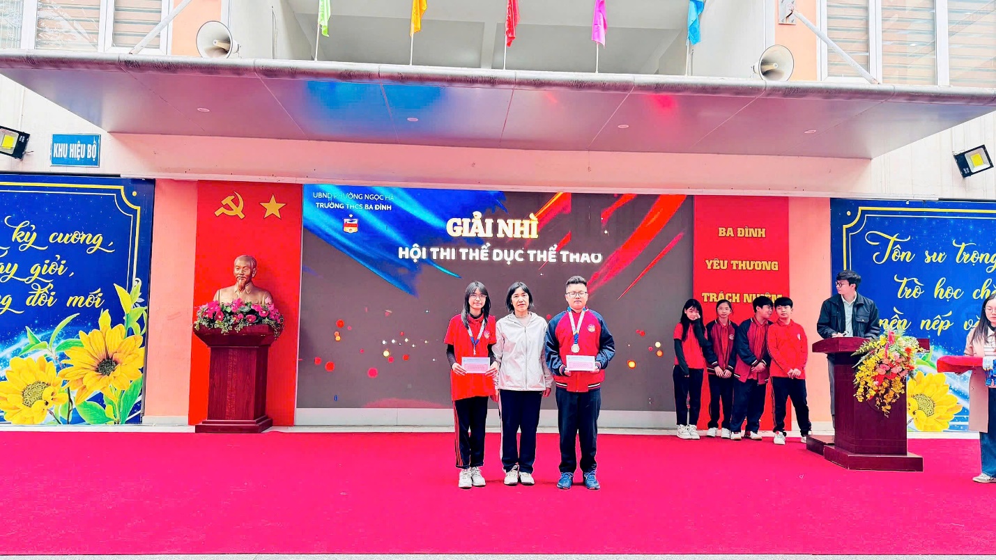 D:\SSD\THCS BA DINH\2025-2026\TRUYEN THONG\TRAO GIẢI TDTT\ảnh 7,8\z7240684893069_de90a52ecab3248e74d0da04f0b3de58.jpg