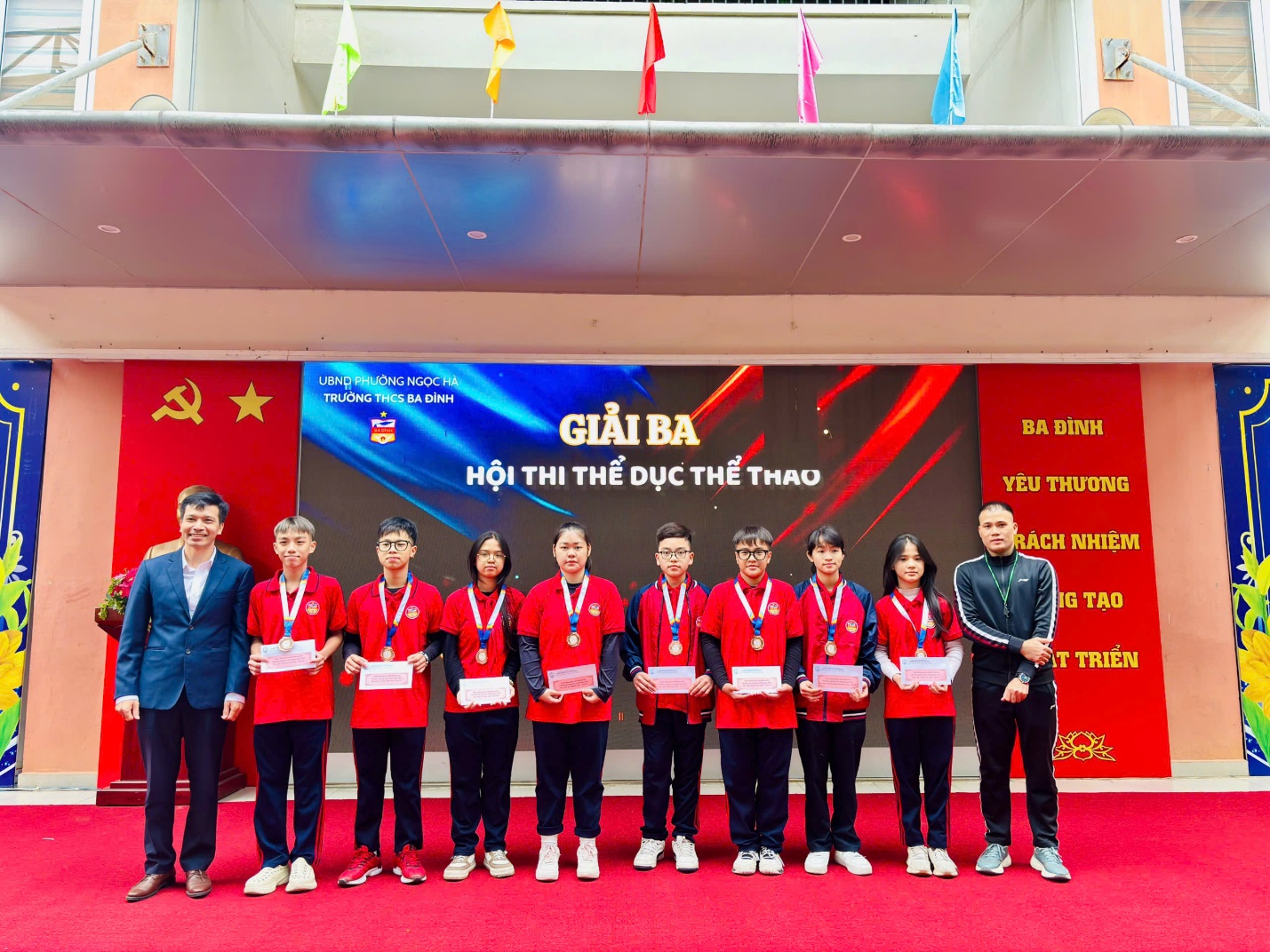 D:\SSD\THCS BA DINH\2025-2026\TRUYEN THONG\TRAO GIẢI TDTT\khổi 6 9\z7239664172773_c1dc5677105c1360b5cd7388319cb773.jpg