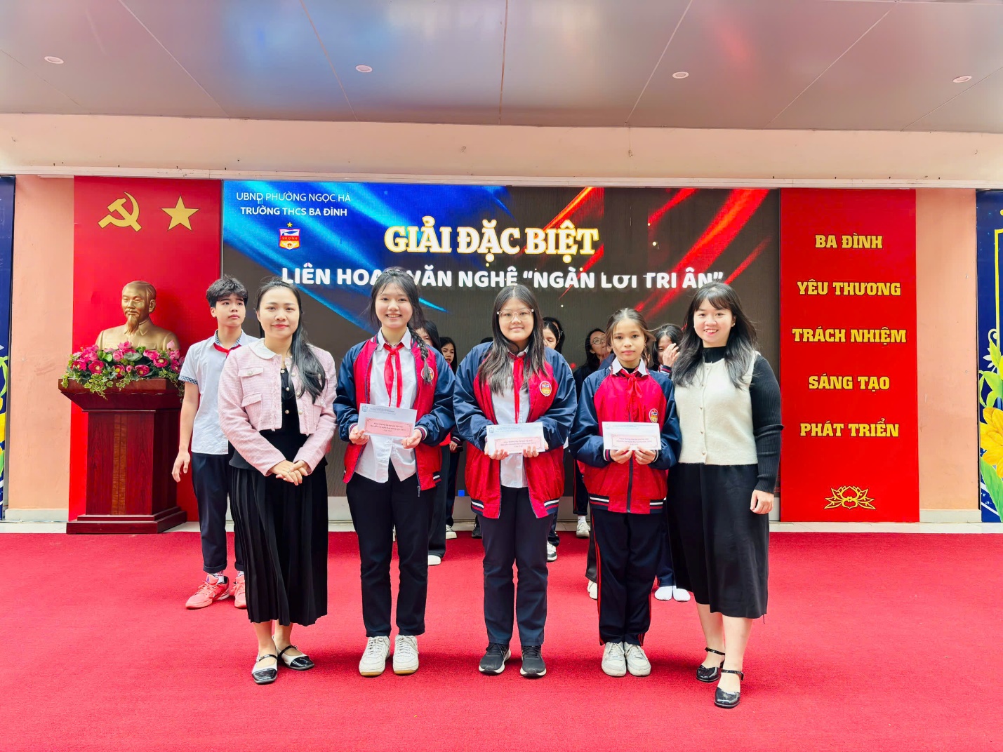 D:\SSD\THCS BA DINH\2025-2026\TRUYEN THONG\TRAO GIẢI TDTT\khổi 6 9\z7239664211077_41194a6f65ca96ca02519948946ae5a6.jpg