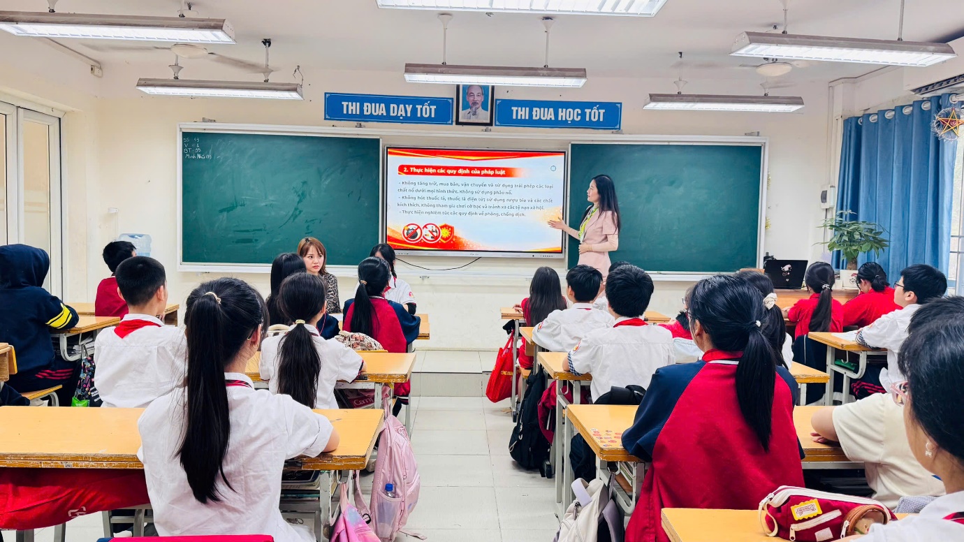 D:\SSD\THCS BA DINH\2025-2026\TRUYEN THONG\6A6 KÝ CAM KẾT\z7507806223007_8d7caa616e72de19e8c77e6a8f2ce947.jpg