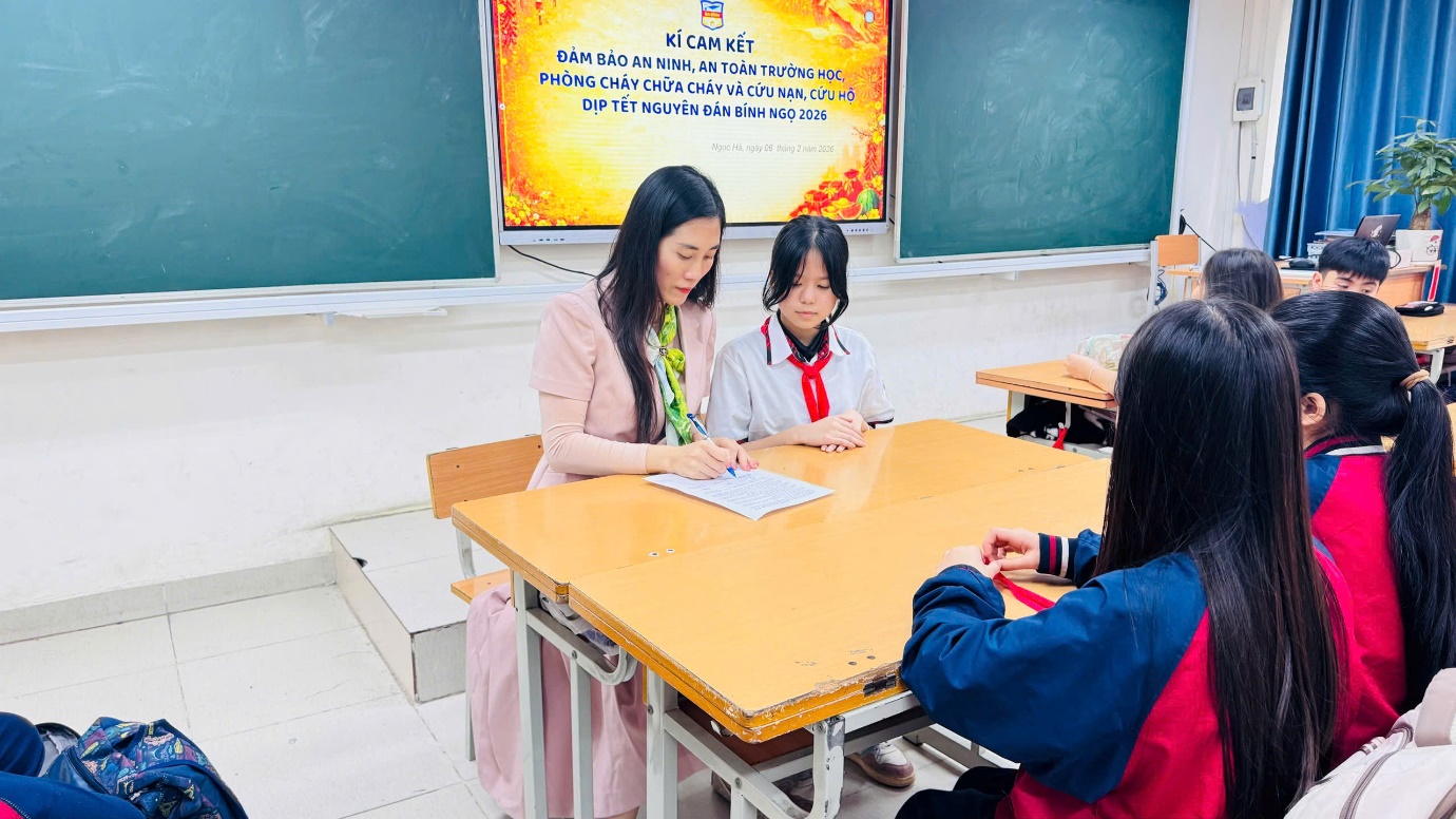 D:\SSD\THCS BA DINH\2025-2026\TRUYEN THONG\6A6 KÝ CAM KẾT\z7507806270346_df12879be5d71aabade1d59d4ce871bb.jpg