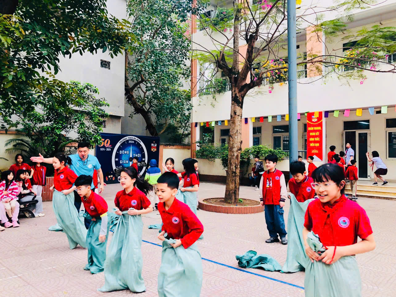 C:\Users\hp\Downloads\Con Yêu [07-03-2026 11_55]\37344024733642529898.jpg