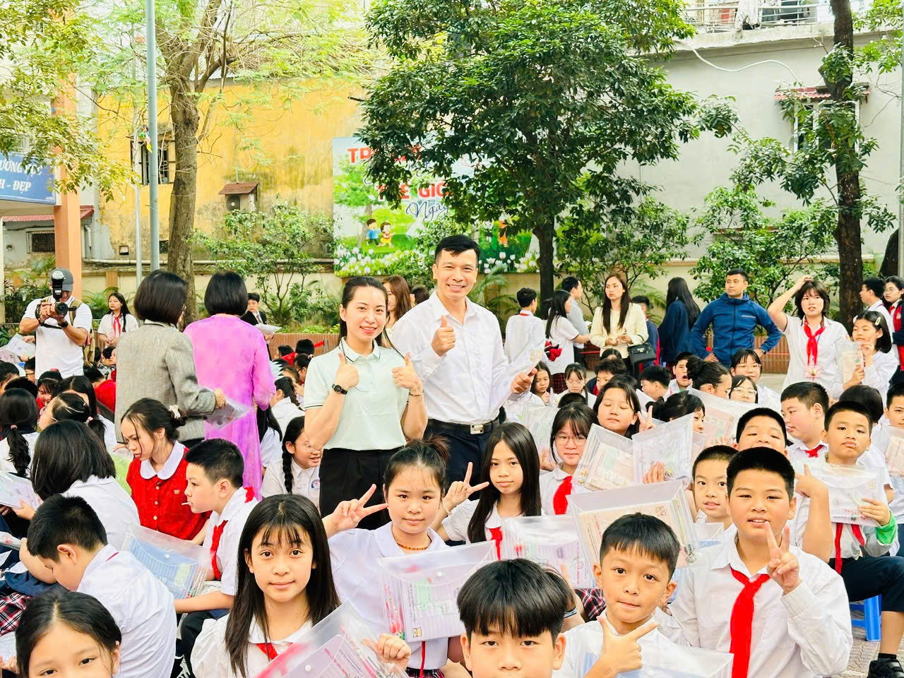 D:\SSD\THCS BA DINH\2025-2026\TRUYEN THONG\GIAO LUU HS LOP 5\z7596124258221_b8ab3e85cff41def883a06975a06d2ce.jpg