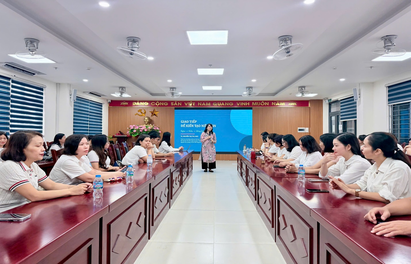 C:\Users\hp\Downloads\NGÔI NHÀ CHUNG NGỌC HÀ ❤ [27-08-2026 16_10]\2aoboqunqsgp4awnrp11cw863qquxdhecwodix5m13.jpg