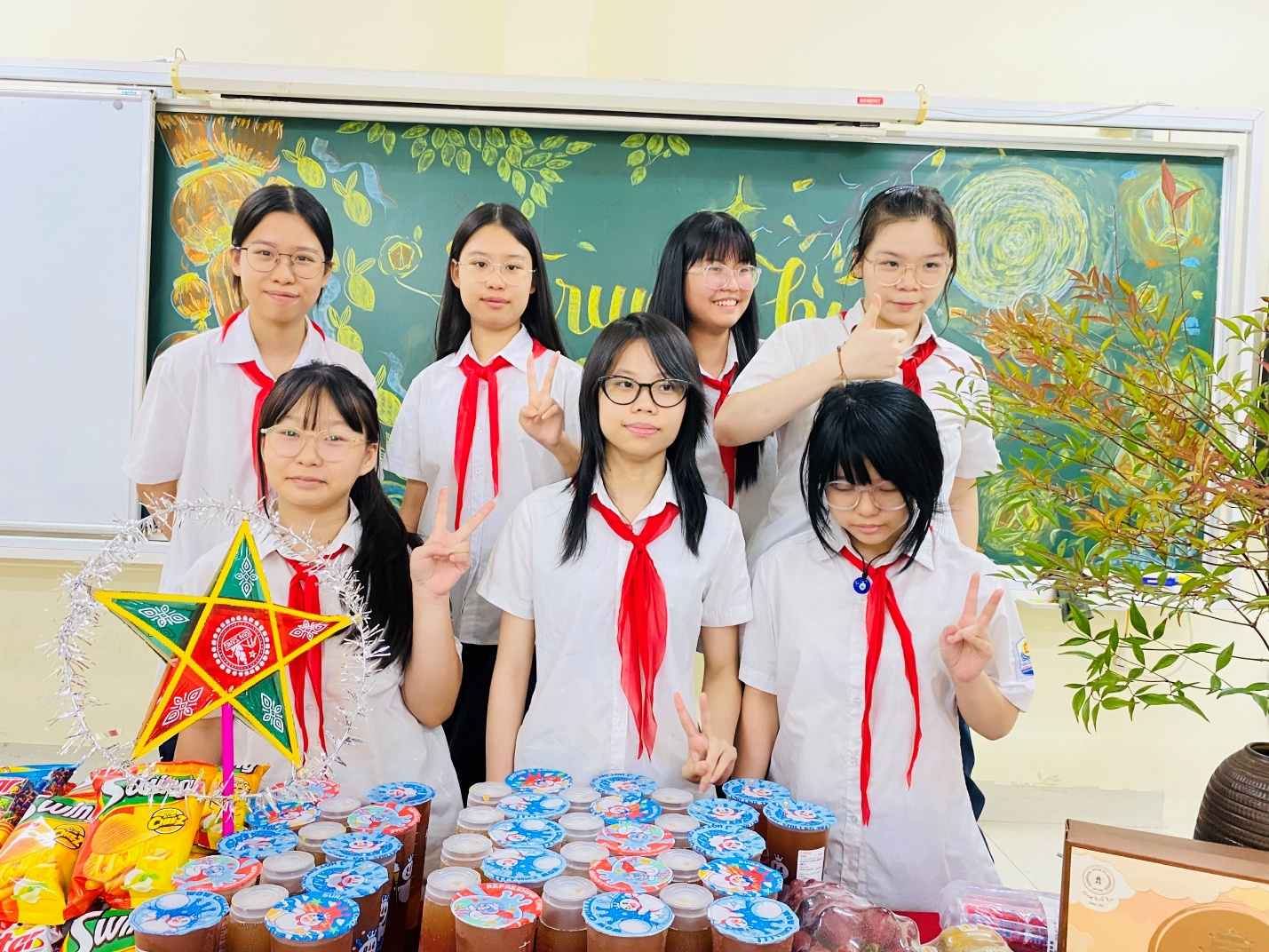 A group of girls posing for a photo

AI-generated content may be incorrect.