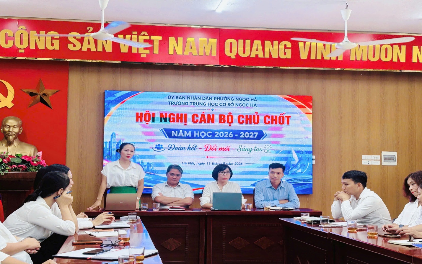 D:\Tải về\1786463661331_1768569734883608895_1696920604892234040_7f761fbd6d9a7d4d949ba4d9b59e070b.jpg