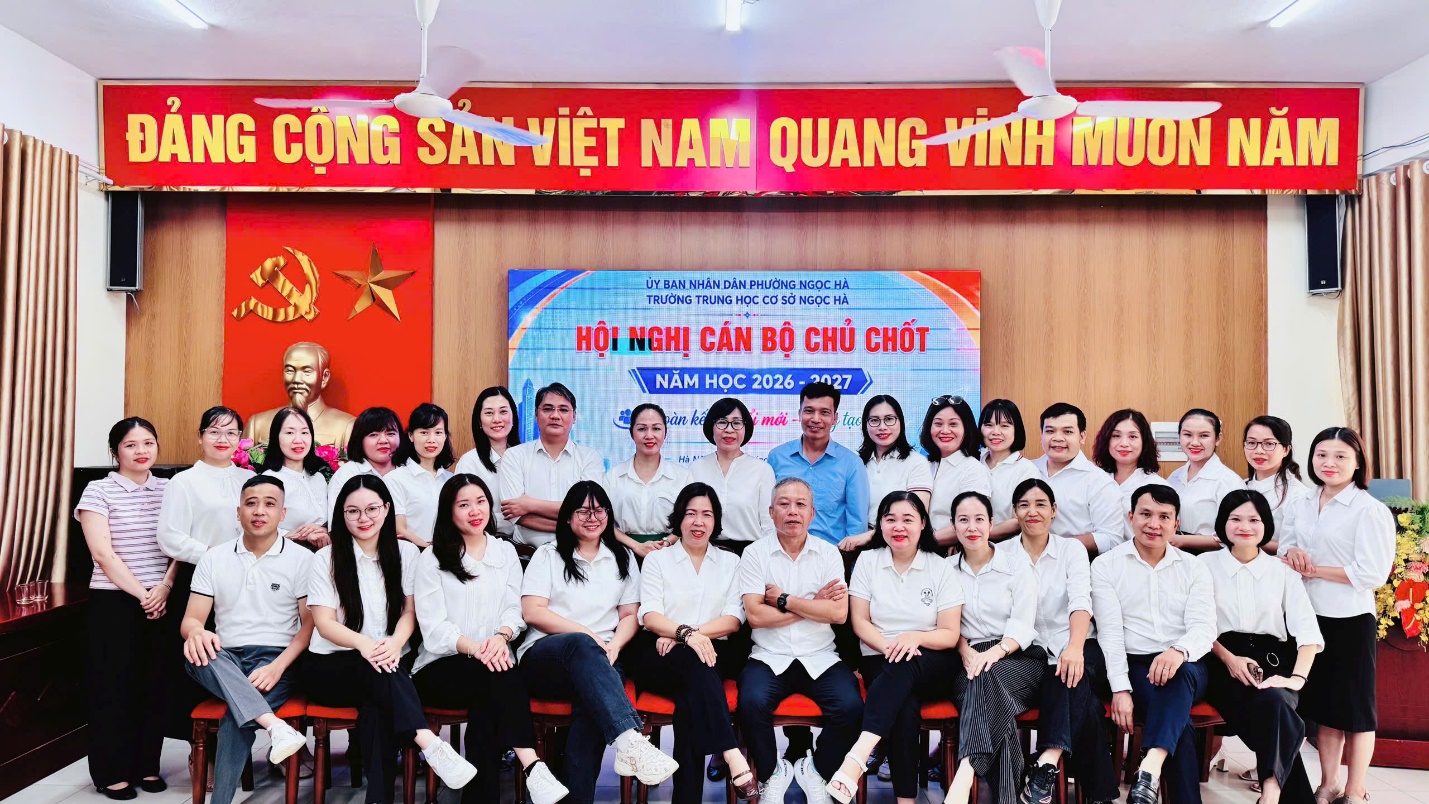 D:\Tải về\1786463729931_1768569734883608895_1696920604892234040_7bffa35a671a0d8cbfdb9aacb3346492.jpg